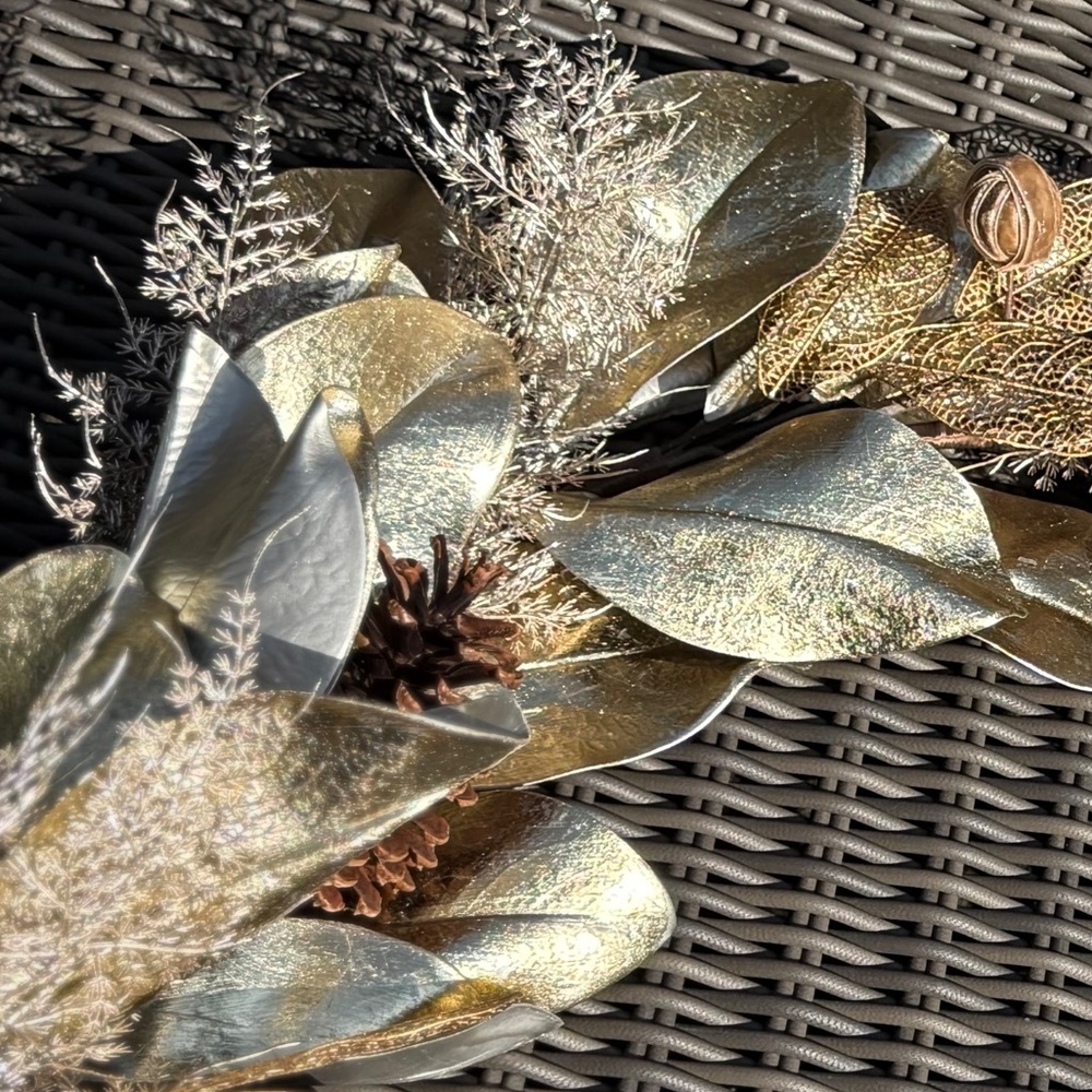 Frontgate Gold Magnolia and Pinecone Garland 6 ft - NWT - Picture 15 of 15